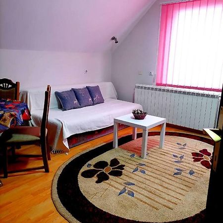 Apartman Julijaana Apartment Nova Varos Exterior photo