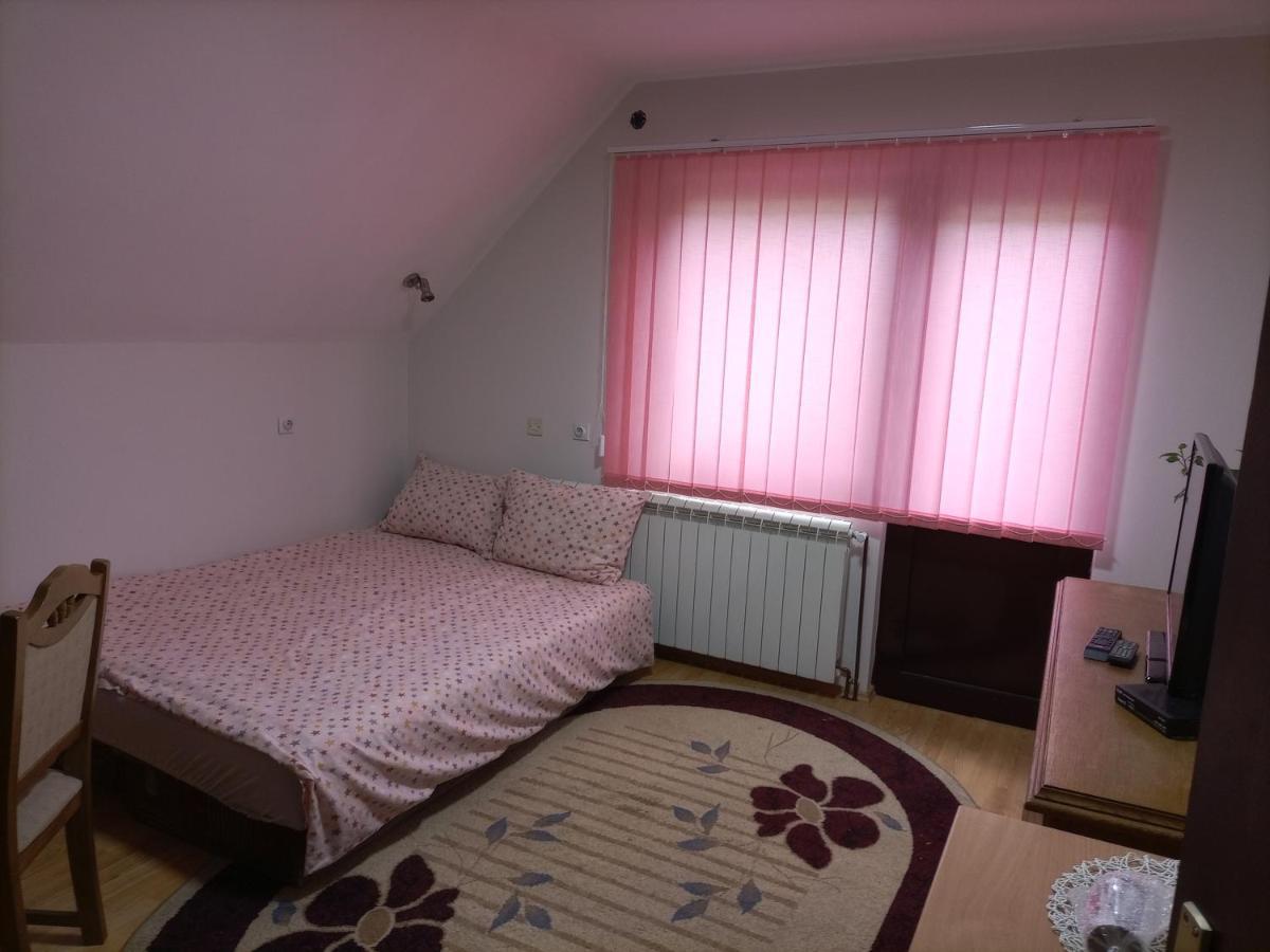 Apartman Julijaana Apartment Nova Varos Exterior photo