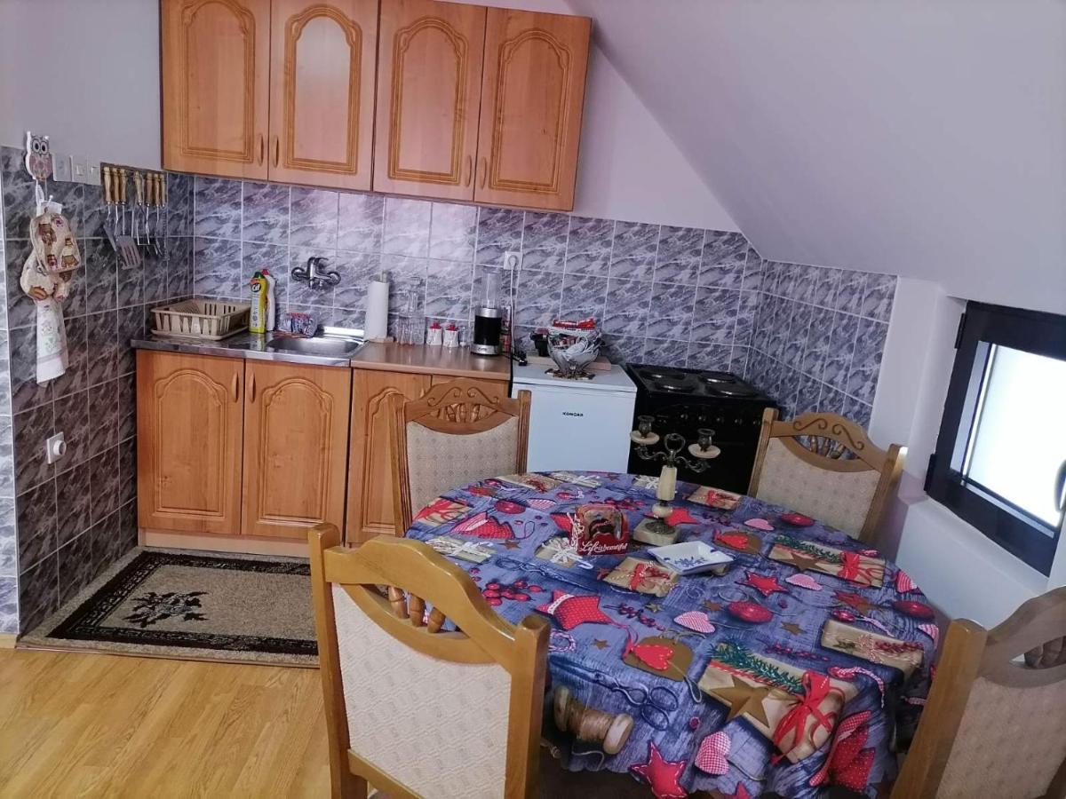 Apartman Julijaana Apartment Nova Varos Exterior photo