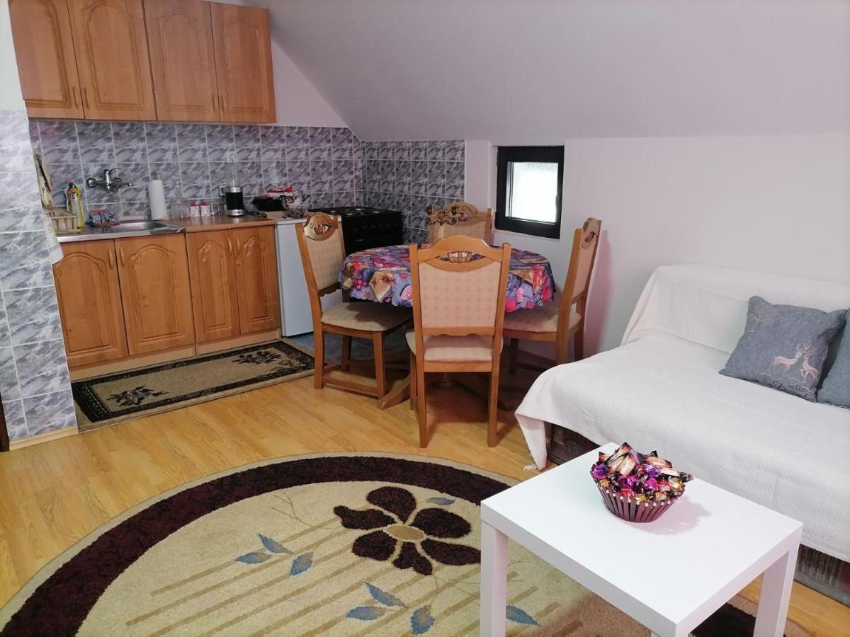 Apartman Julijaana Apartment Nova Varos Exterior photo