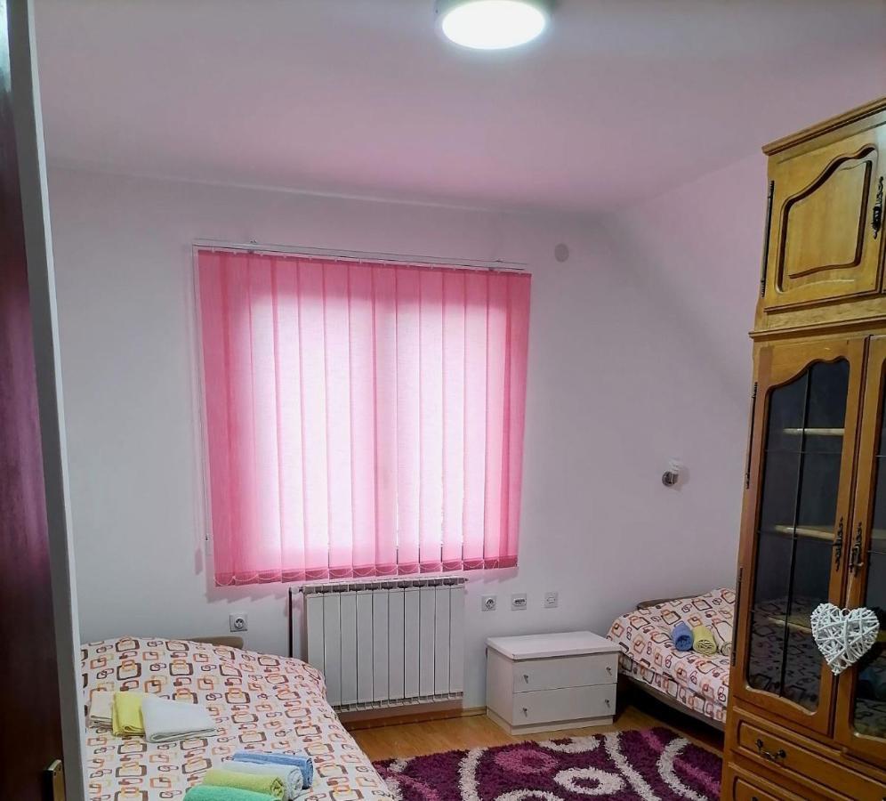 Apartman Julijaana Apartment Nova Varos Exterior photo